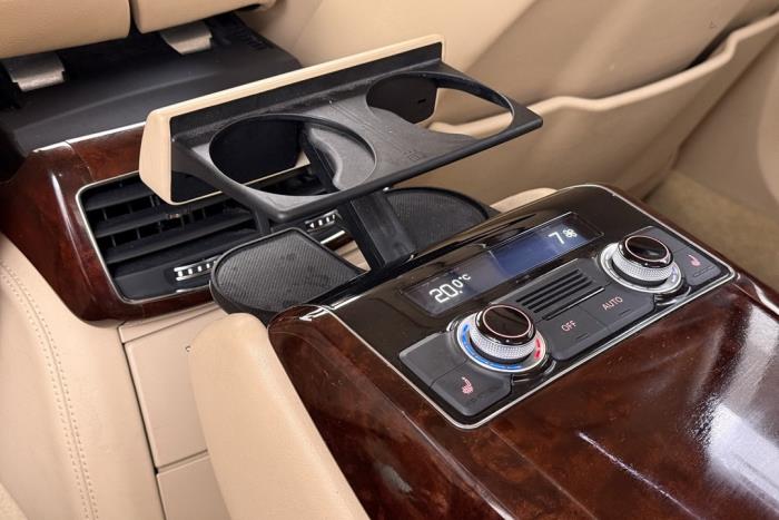 Audi A8 2.0 TFSI 16V Hybrid Schadevoertuig (2012, Bruin)