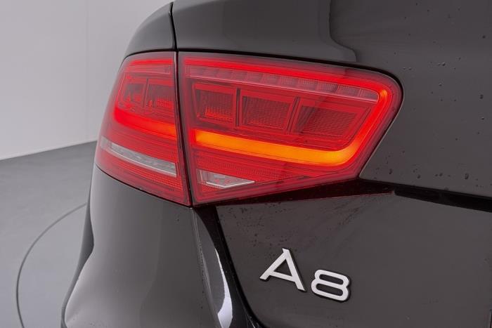 Audi A8 2.0 TFSI 16V Hybrid Schadevoertuig (2012, Bruin)