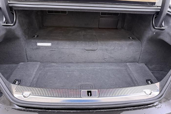 Audi A8 2.0 TFSI 16V Hybrid Schadevoertuig (2012, Bruin)