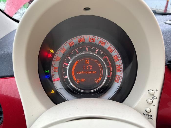 Fiat 500C 1.2 69 Schadevoertuig (2010, Rood)