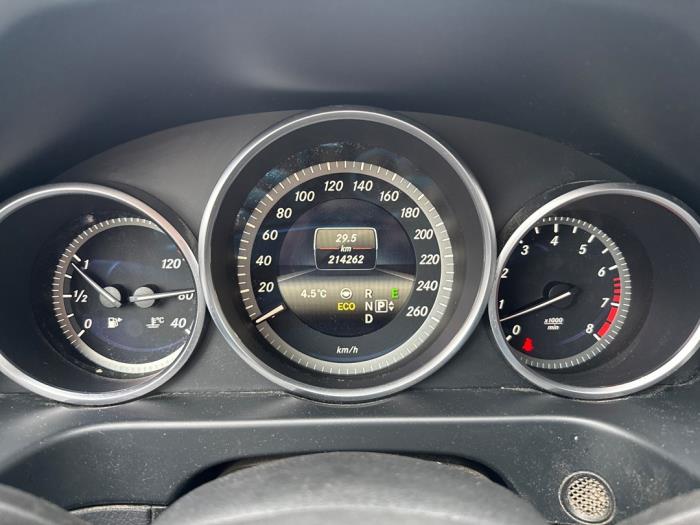 Mercedes E E-350 CGI V6 24V BlueEfficiency Schadevoertuig (2014, Grijs)