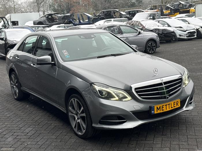 Mercedes E E-350 CGI V6 24V BlueEfficiency Schadevoertuig (2014, Grijs)