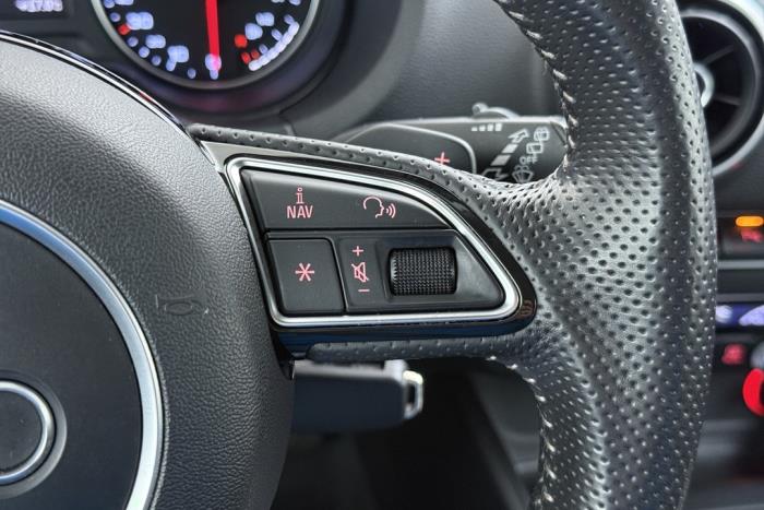 Audi A3 Sportback 1.4 TFSI ACT Ultra 16V Schadevoertuig (2016, Zwart)