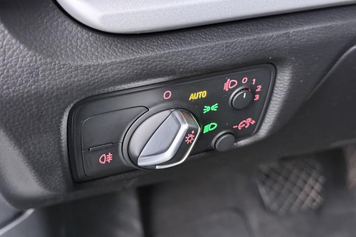 Audi A3 Sportback 1.4 TFSI ACT Ultra 16V Schadevoertuig (2016, Zwart)