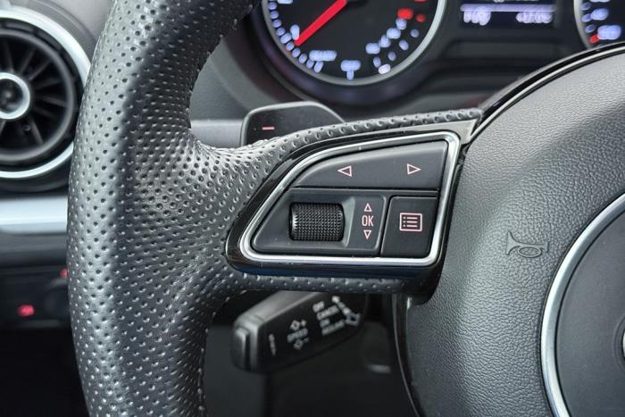 Audi A3 Sportback 1.4 TFSI ACT Ultra 16V Schadevoertuig (2016, Zwart)