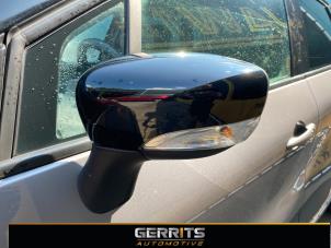 Renault Captur I 1.2 TCE 16V EDC Sloopvoertuig (2016, Grijs)