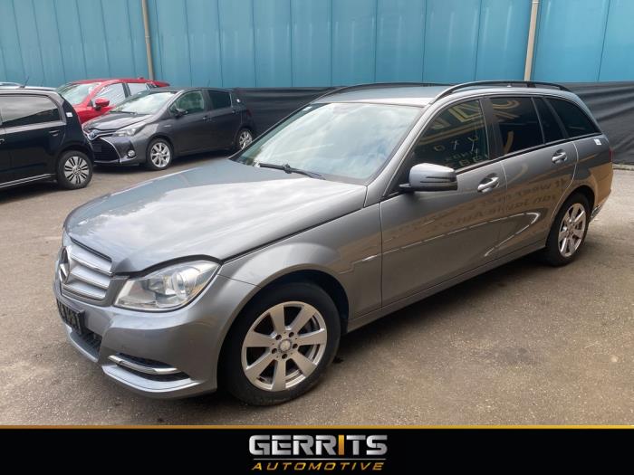 Mercedes C Estate 2.2 C-200 CDI 16V BlueEFFICIENCY Sloopvoertuig (2011, Grijs)