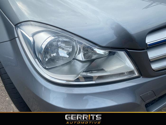 Mercedes C Estate 2.2 C-200 CDI 16V BlueEFFICIENCY Sloopvoertuig (2011, Grijs)