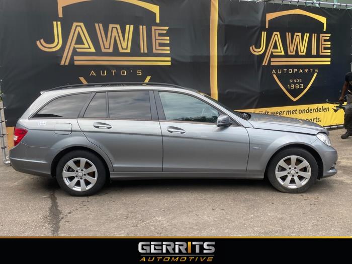 Mercedes C Estate 2.2 C-200 CDI 16V BlueEFFICIENCY Sloopvoertuig (2011, Grijs)