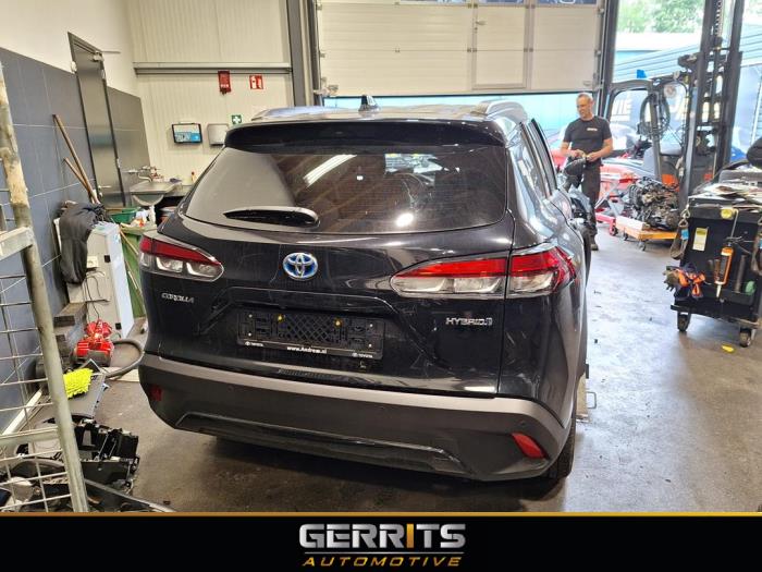 Toyota Corolla Cross 2.0 VVT-i 16V Hybrid 200 Sloopvoertuig (2022, Zwart)