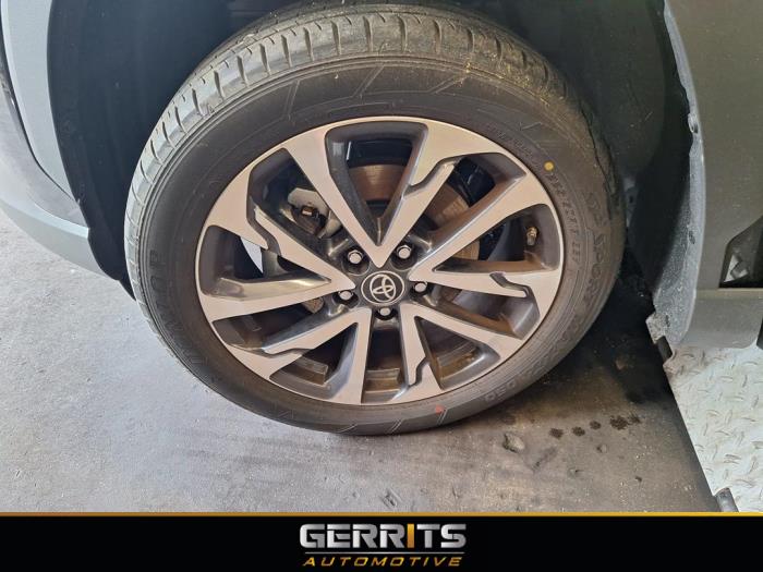 Toyota Corolla Cross 2.0 VVT-i 16V Hybrid 200 Sloopvoertuig (2022, Zwart)