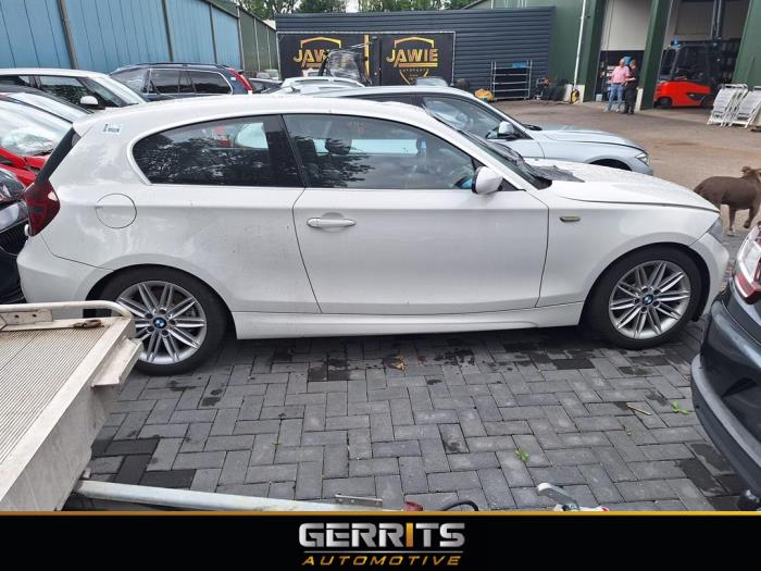 BMW 1 serie 123d 16V . Sloopvoertuig (2008, Wit)