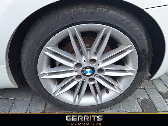 BMW 1 serie 123d 16V . Sloopvoertuig (2008, Wit)