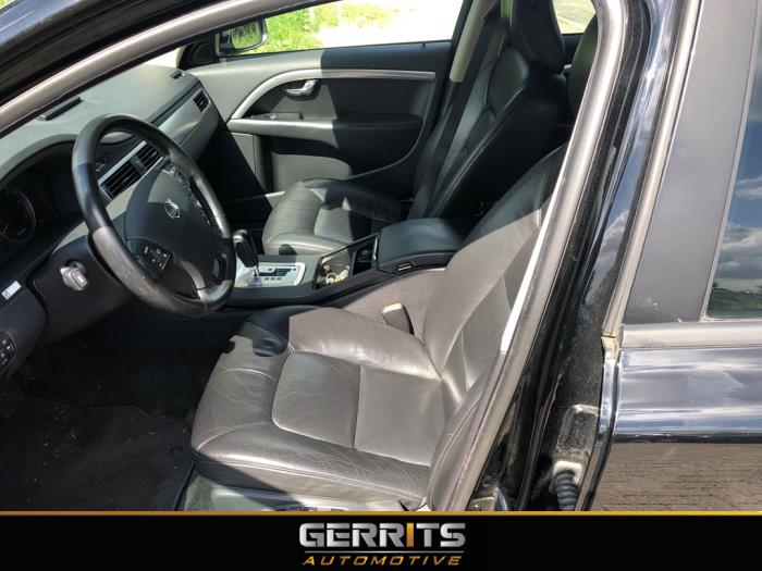 Volvo V70 2.4 D5 20V Sloopvoertuig (2007, Zwart)