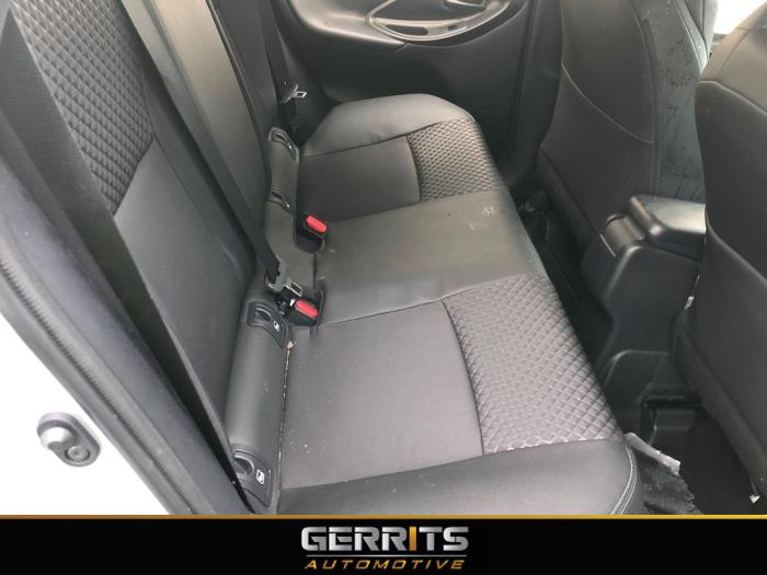 Toyota Yaris IV 1.5 12V Hybrid 115 Sloopvoertuig (2023, Grijs)