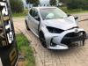 Toyota Yaris IV 1.5 12V Hybrid 115 Sloopvoertuig (2023, Grijs)