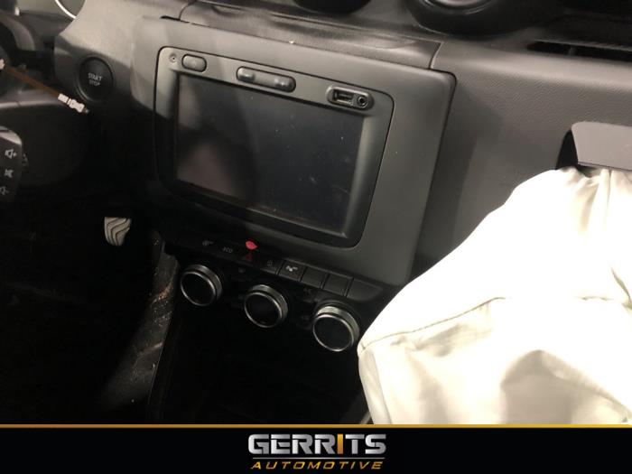 Dacia Duster 1.2 TCE 16V Sloopvoertuig (2018, Grijs)