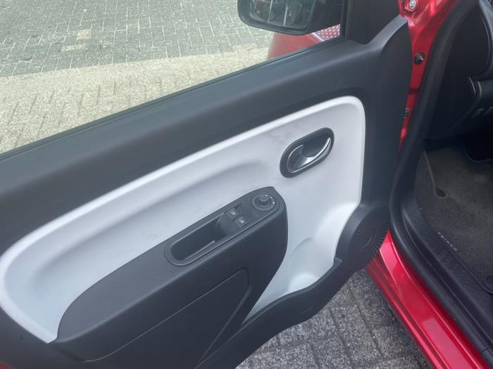 Renault Twingo III 1.0 SCe 75 12V Sloopvoertuig (2020, Rood)