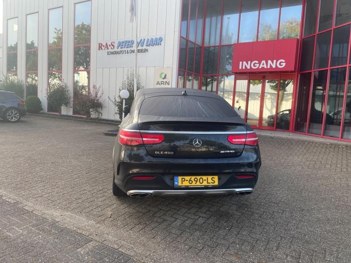 Mercedes GLE Coupe 400 3.0 V6 24V biturbo 4-Matic Sloopvoertuig (2016, Zwart)
