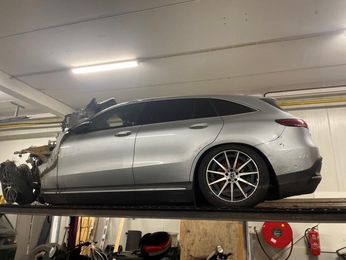 Mercedes EQC 400 4-Matic Sloopvoertuig (2020, Grijs)
