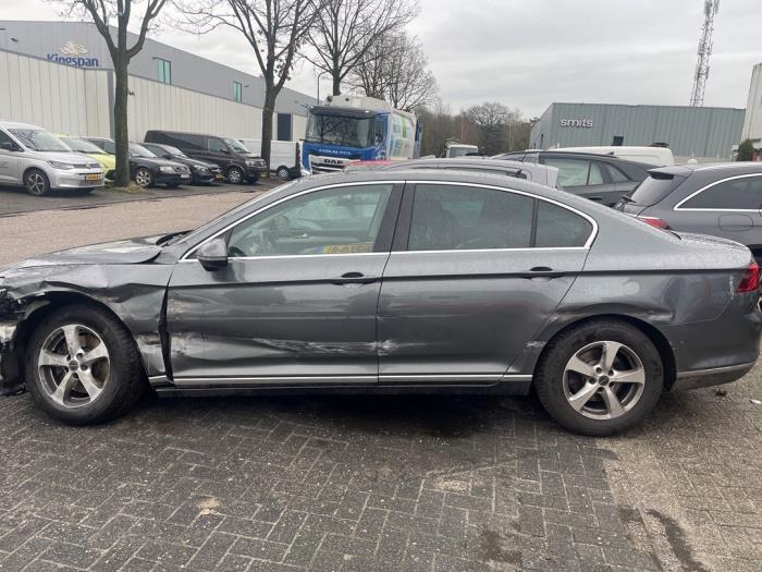 Volkswagen Passat 2.0 TDI 16V 190 Sloopvoertuig (2016, Grijs)
