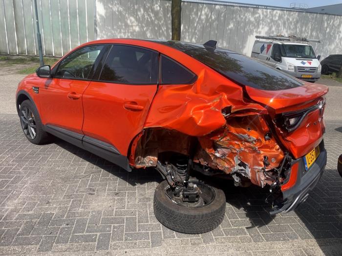 Renault Arkana 1.6 E-Tech 145 16V Sloopvoertuig (2021, Oranje)