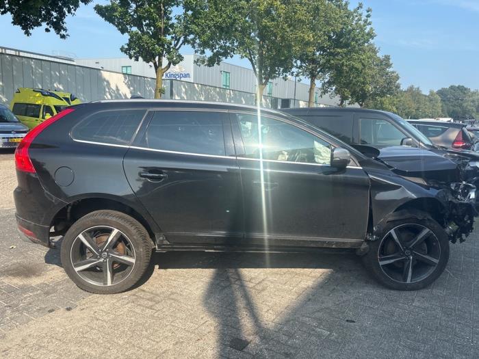 Volvo XC60 I 2.0 T5 16V Sloopvoertuig (2016, Zwart)