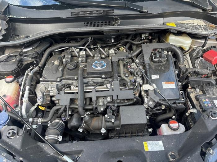 Toyota C-HR 1.8 16V Hybrid Sloopvoertuig (2017, Grijs)