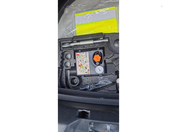 Volvo V40 Cross Country 1.5 T3 16V Geartronic Sloopvoertuig (2019, Bruin)