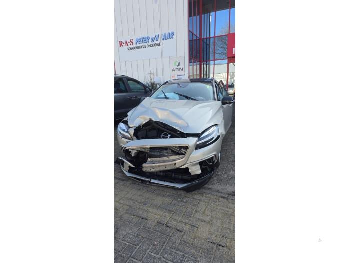 Volvo V40 Cross Country 1.5 T3 16V Geartronic Sloopvoertuig (2019, Bruin)