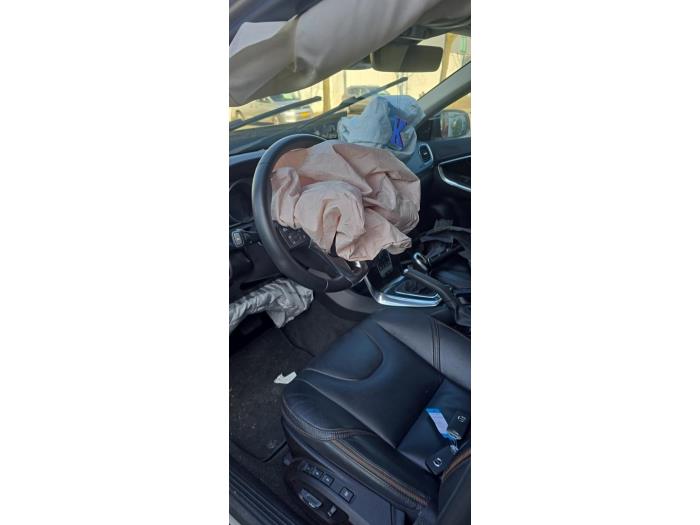 Volvo V40 Cross Country 1.5 T3 16V Geartronic Sloopvoertuig (2019, Bruin)