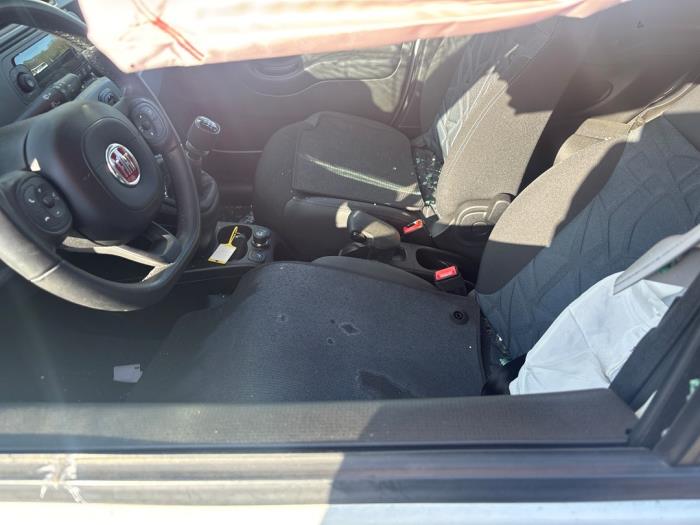 Fiat Panda/Pandina 1.0 Hybrid Sloopvoertuig (2020, Wit)