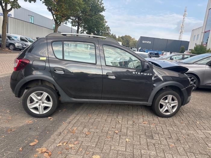 Dacia Sandero II 0.9 TCE 12V Sloopvoertuig (2015, Zwart)