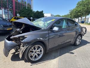 Tesla Model Y RWD Sloopvoertuig (2023, Grijs)
