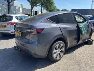 Tesla Model Y RWD Sloopvoertuig (2023, Grijs)
