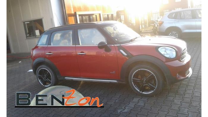 Mini Countryman Sloopvoertuig (2015, Metallic, Rood)