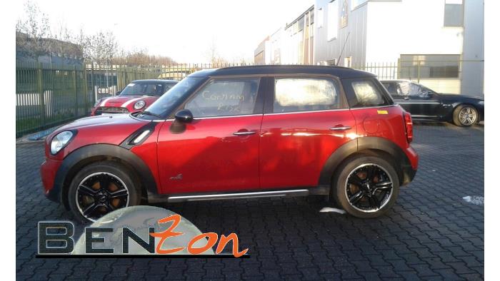 Mini Countryman Sloopvoertuig (2015, Metallic, Rood)