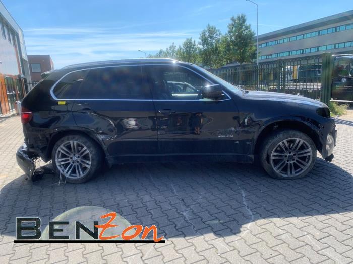 BMW X5 Sloopvoertuig (2011, Metallic, Zwart, Saffierblauw, Saffierzwart)