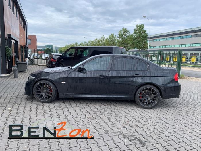 BMW 3-Serie Sloopvoertuig (2010, Metallic, Zwart, Saffierblauw, Saffierzwart)