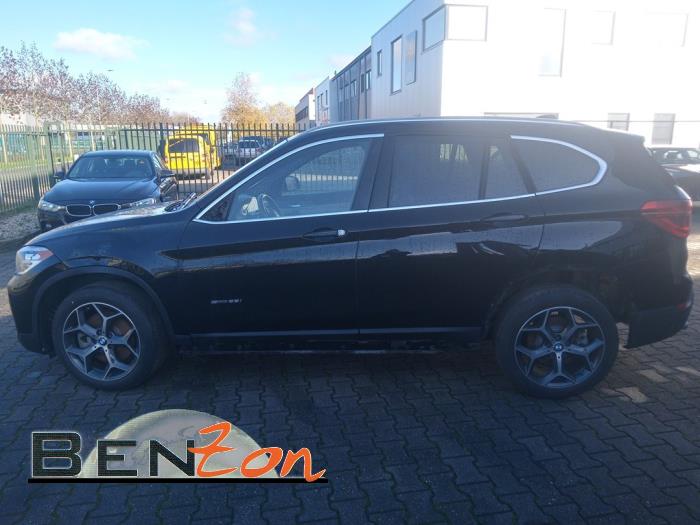 BMW X1 sDrive 28i 2.0 16V Twin Power Turbo Sloopvoertuig (2017, Zwart)