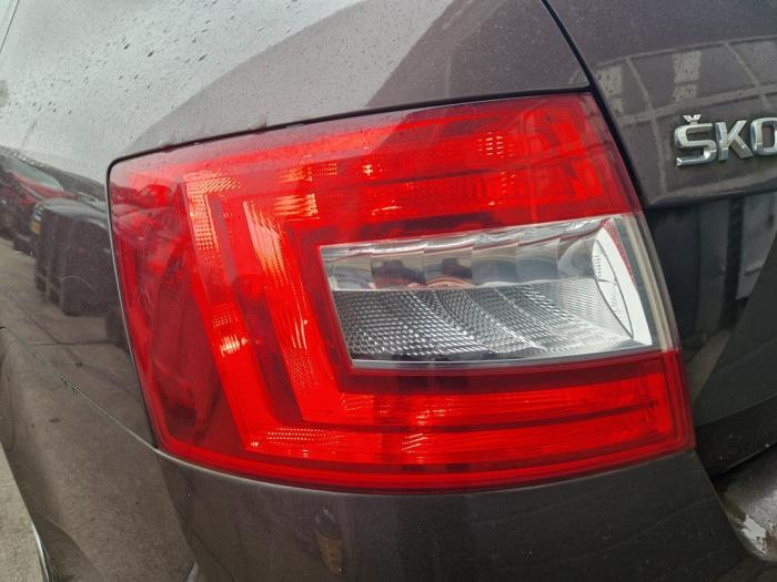 Skoda Octavia 1.2 TSI 16V Sloopvoertuig (2015, Bruin)