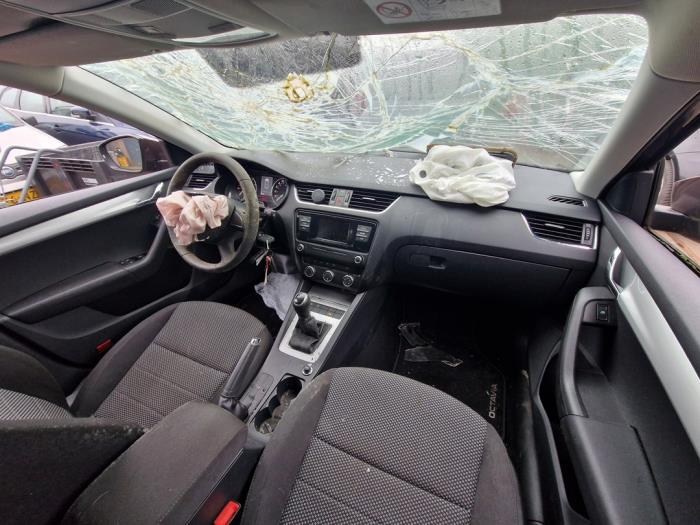 Skoda Octavia 1.2 TSI 16V Sloopvoertuig (2015, Bruin)