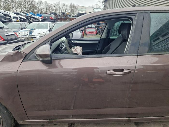 Skoda Octavia 1.2 TSI 16V Sloopvoertuig (2015, Bruin)