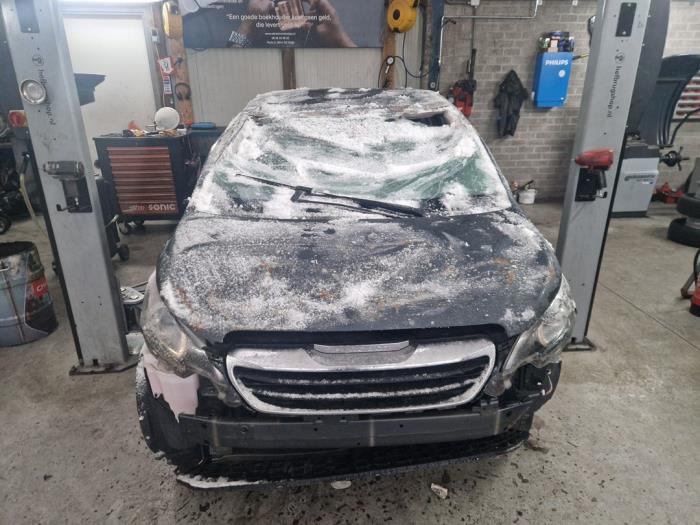 Peugeot 108 1.0 12V Sloopvoertuig (2017, Blauw, Glas)