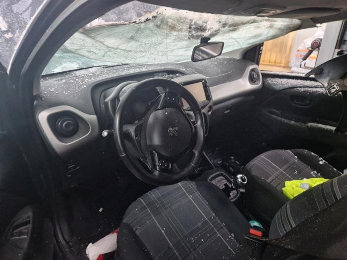 Peugeot 108 1.0 12V Sloopvoertuig (2017, Blauw, Glas)