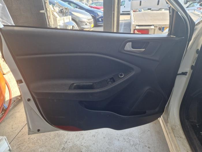 Hyundai i20 1.2i 16V Sloopvoertuig (2019, Wit, Zwart)