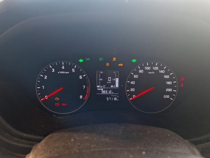 Hyundai i20 1.2i 16V Sloopvoertuig (2019, Wit, Zwart)