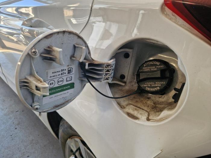 Hyundai i20 1.2i 16V Sloopvoertuig (2019, Wit, Zwart)