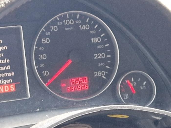 Audi A4 Avant 2.0 TDI 16V Sloopvoertuig (2005)