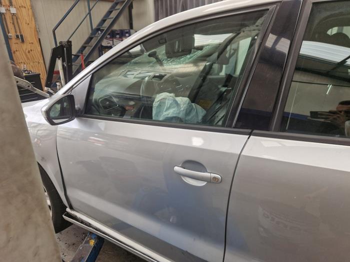 Volkswagen Polo V 1.2 TDI 12V BlueMotion Sloopvoertuig (2012, Zilvergrijs)